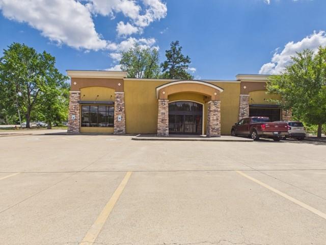520 N Main - Photo 1