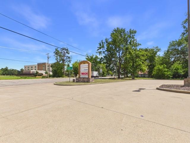 520 N Main - Photo 13