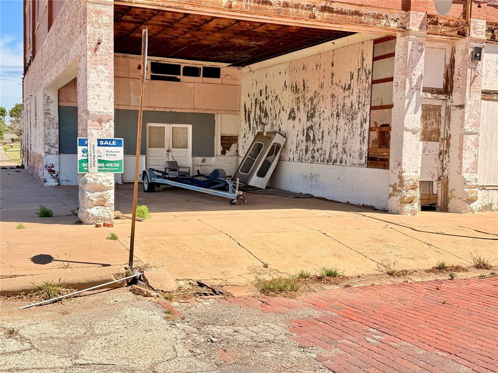100 W 2nd Street - Photo 1