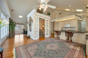 504 N Main - Photo 33