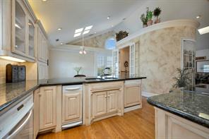 504 N Main - Photo 36