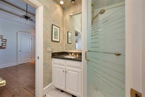 504 N Main - Photo 40