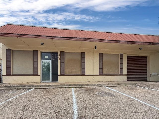 1403 Oak Knoll Drive