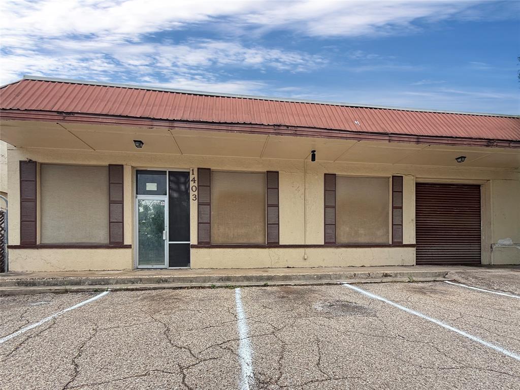 1403 Oak Knoll Drive - Photo 1