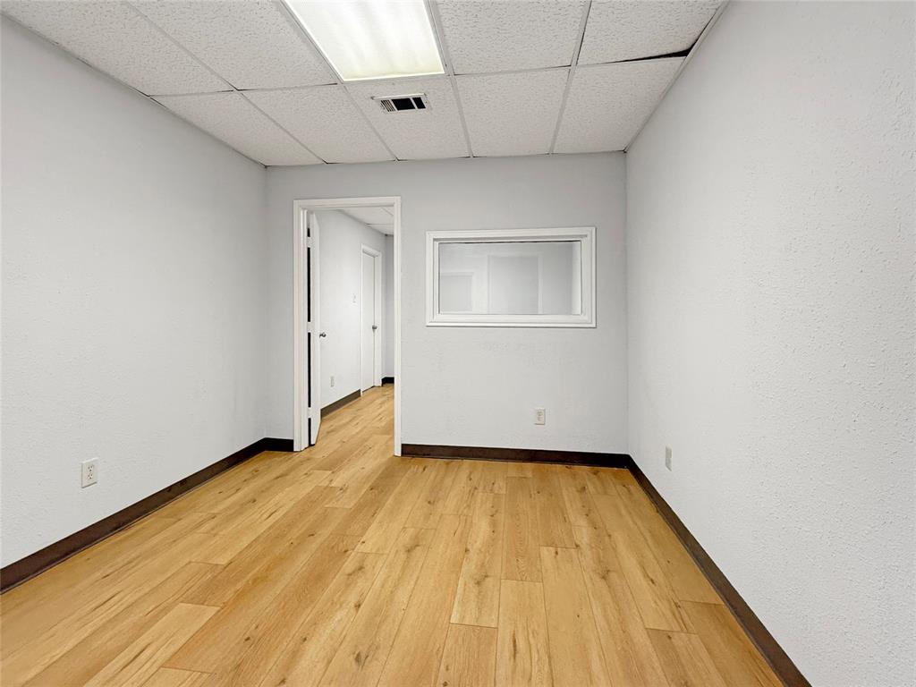 1403 Oak Knoll Drive - Photo 3