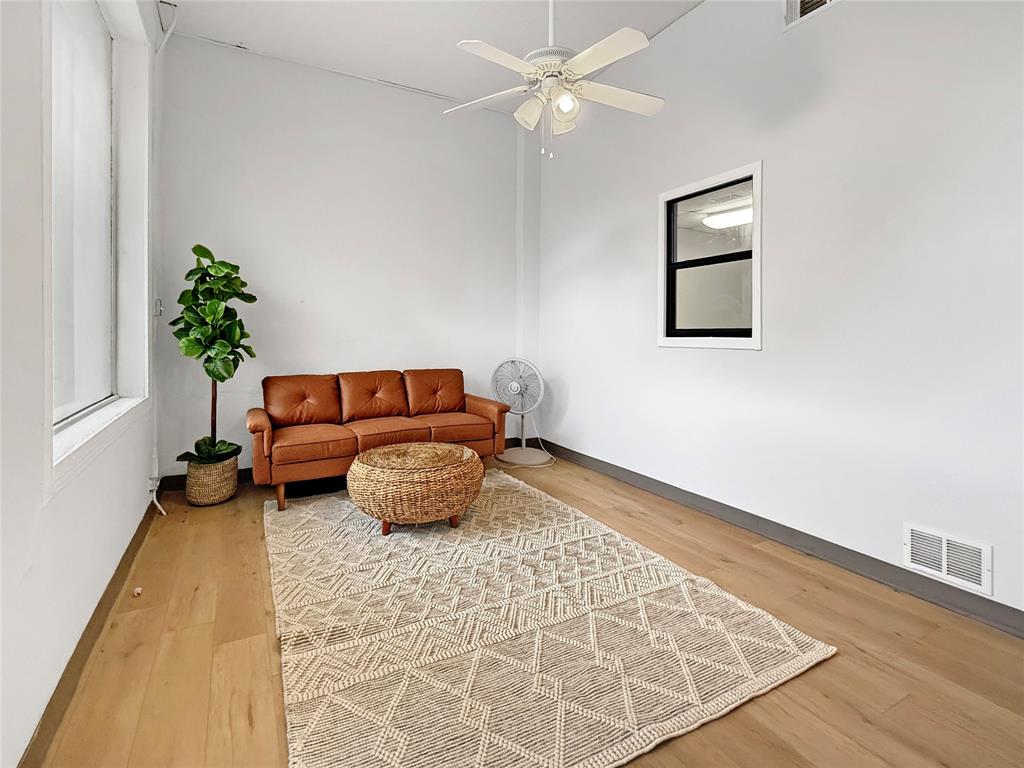 1403 Oak Knoll Drive - Photo 4