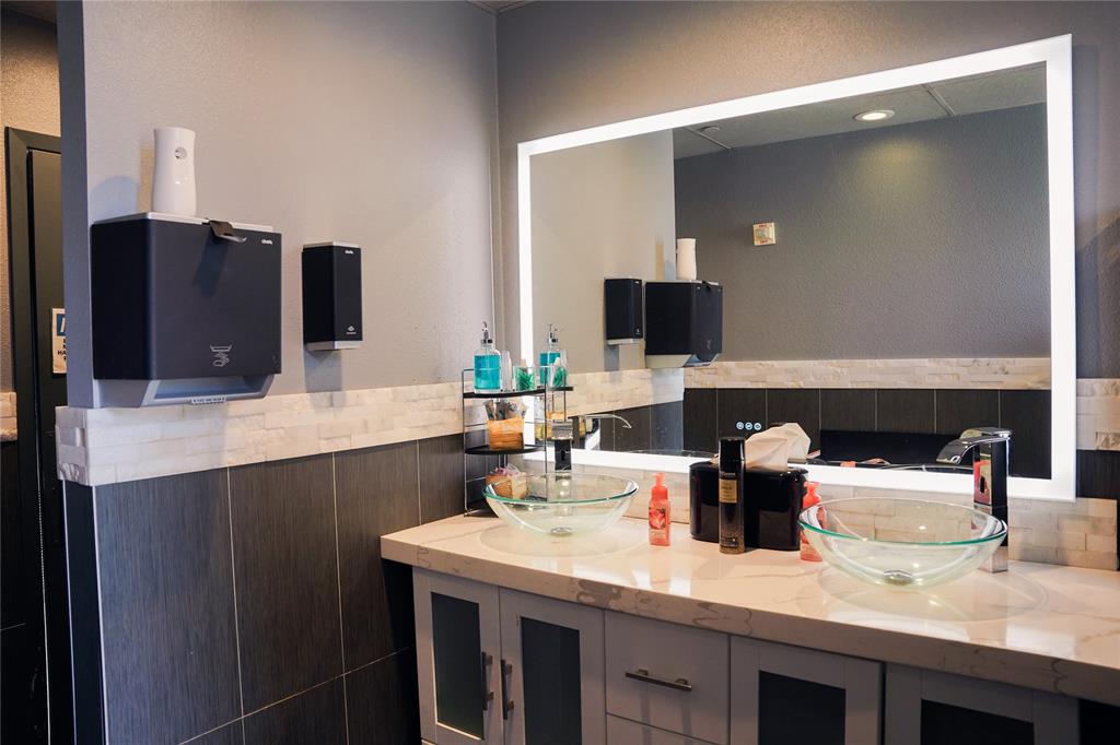 2705 Virginia Parkway - Photo 11