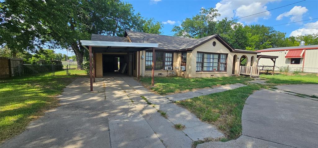 401 E Pine Street - Photo 2