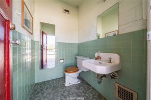 413 N Swenson Street - Photo 4