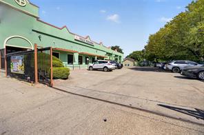 817 W Jefferson Boulevard - Photo 2