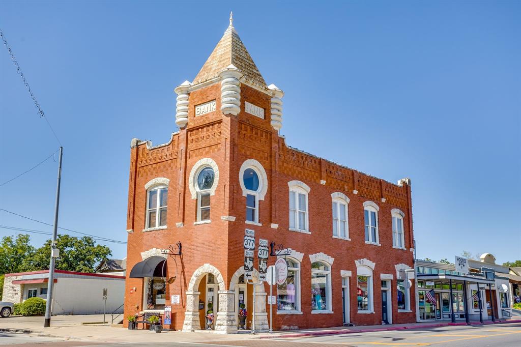 101 W Pearl Street - Photo 1