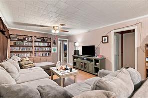 205 W 4th Street - Photo 25