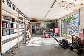 205 W 4th Street - Photo 5