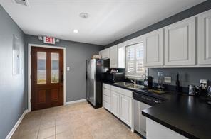 2655 Myrtle Springs Avenue - Photo 17