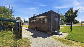 307 Walnut Street - Photo 3