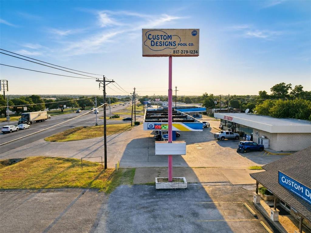 904 E US Highway 377 - Photo 3