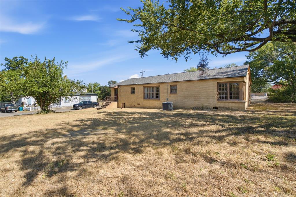 700 E Main Street - Photo 18