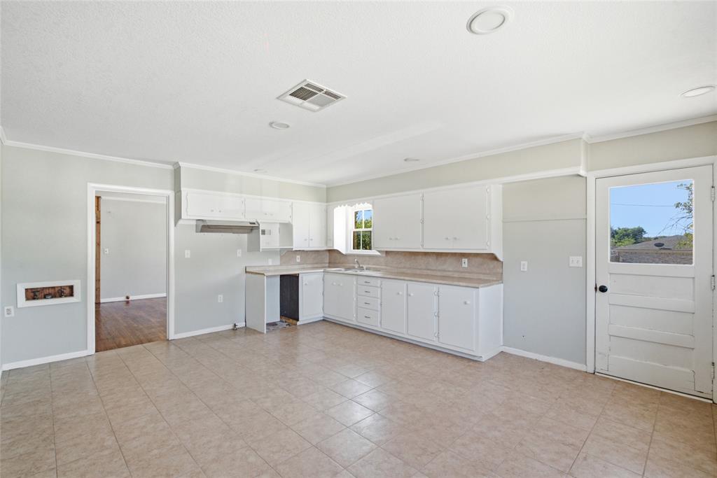 700 E Main Street - Photo 7