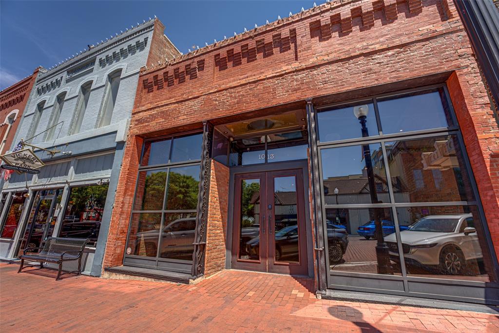 1013 E 15th Street - Photo 1