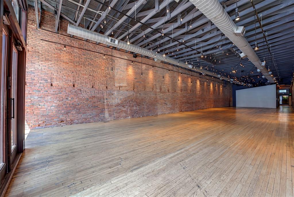 1013 E 15th Street - Photo 10
