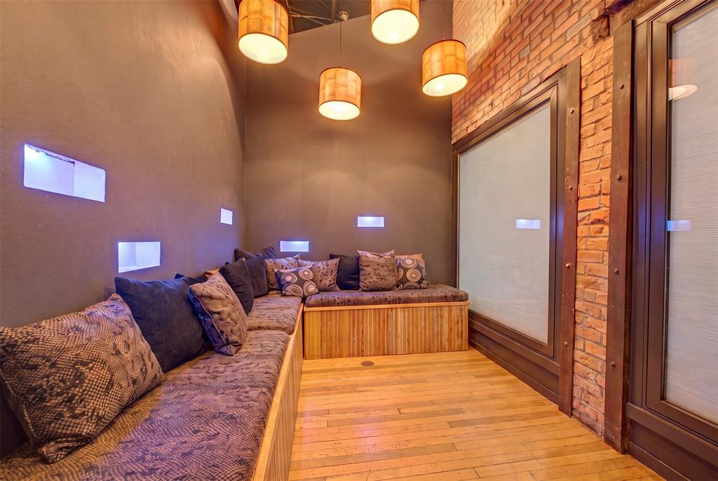1013 E 15th Street - Photo 15