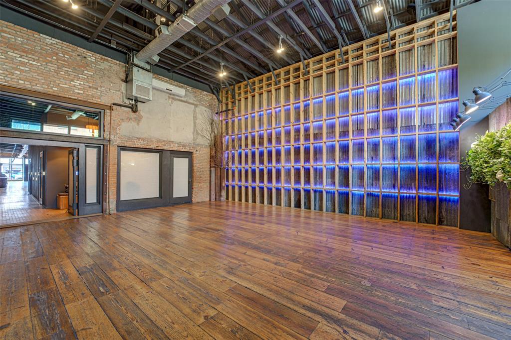 1013 E 15th Street - Photo 22