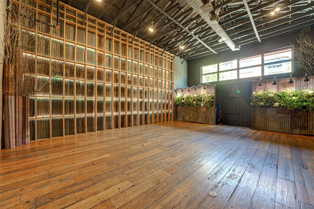 1013 E 15th Street - Photo 23