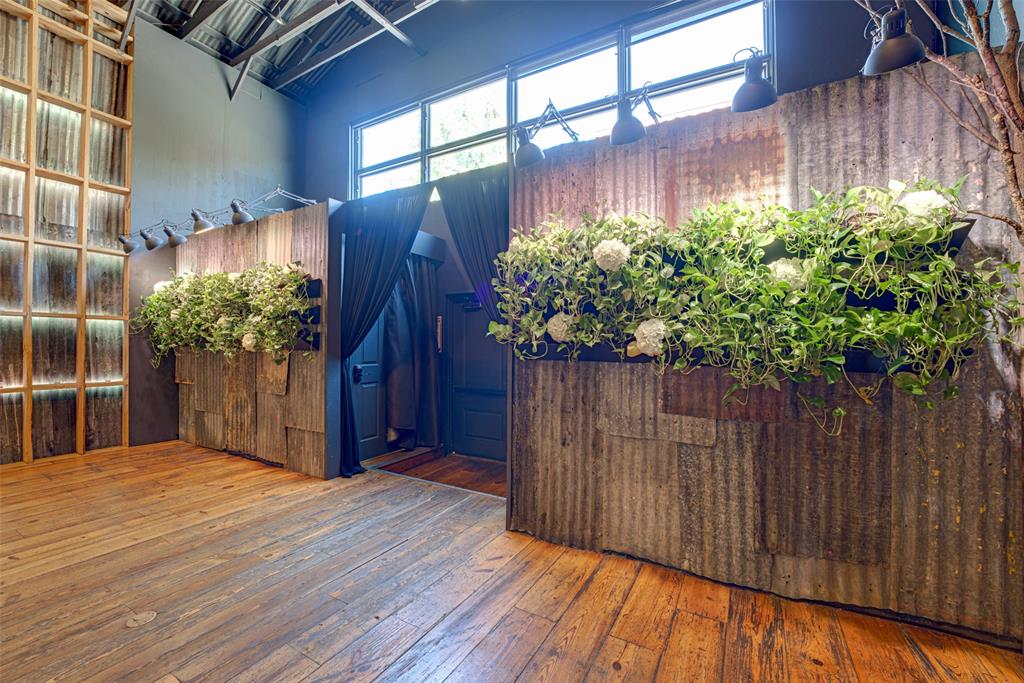 1013 E 15th Street - Photo 24