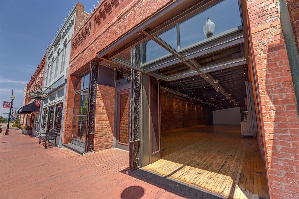 1013 E 15th Street - Photo 5