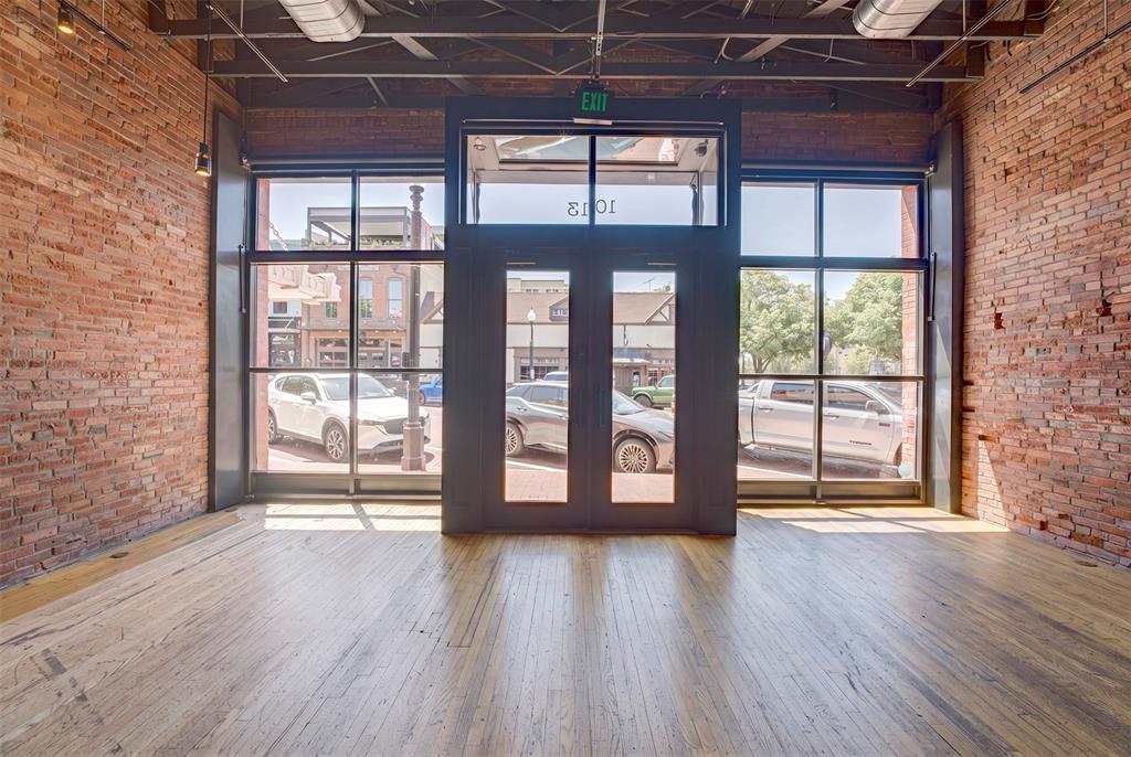 1013 E 15th Street - Photo 7