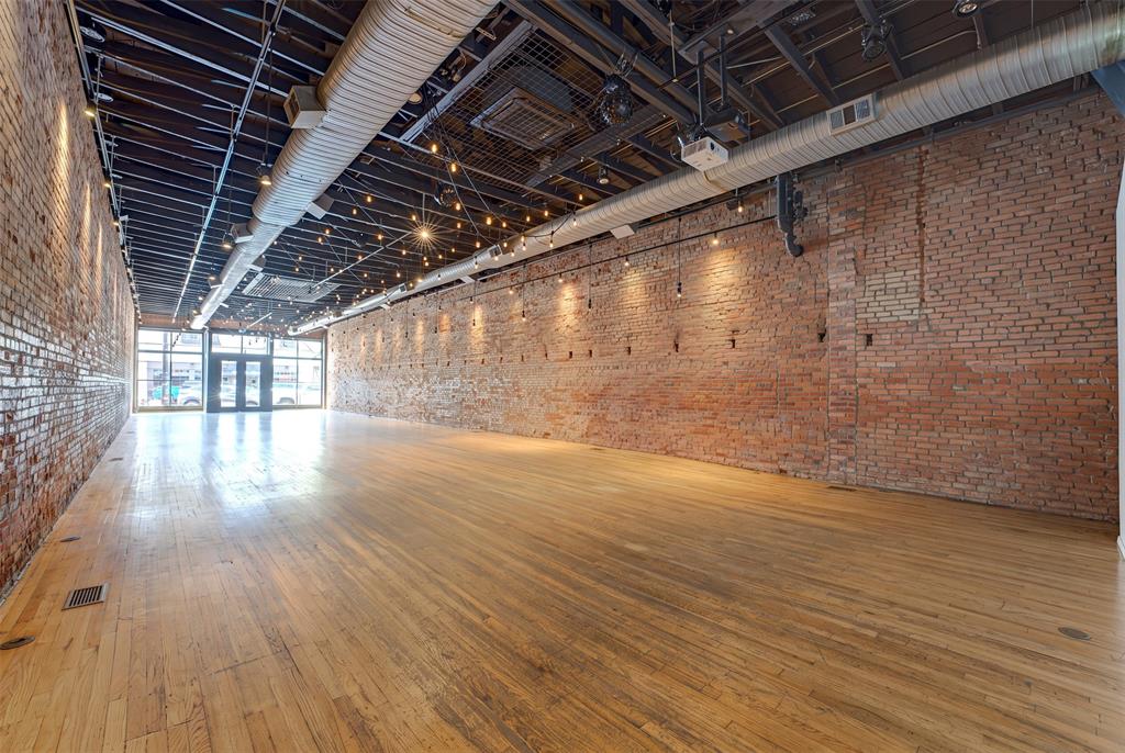 1013 E 15th Street - Photo 9