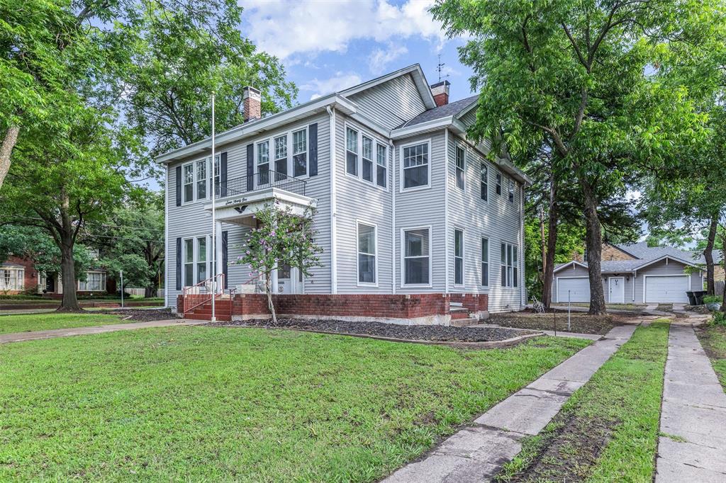721 W Washington Street - Photo 1