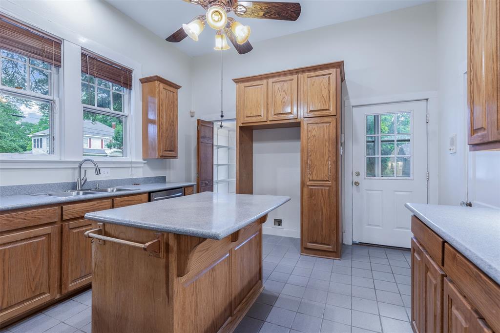 721 W Washington Street - Photo 15