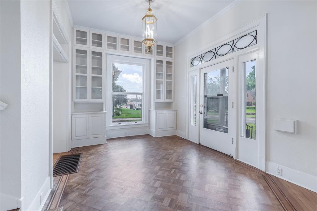 721 W Washington Street - Photo 4