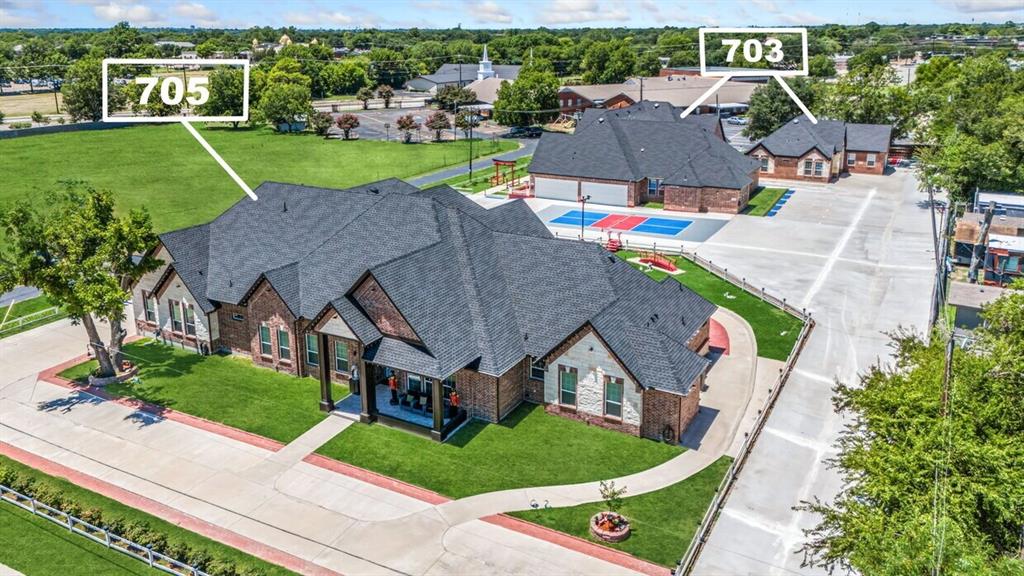 703 E Oates Road - Photo 1