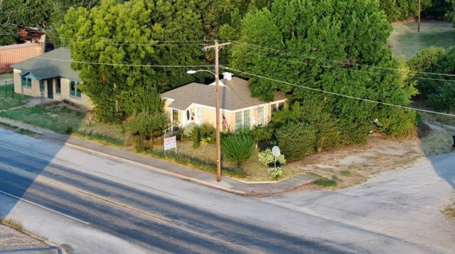 215 N Austin Street