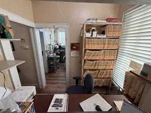 215 N Austin Street - Photo 10