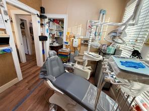 215 N Austin Street - Photo 12