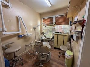 215 N Austin Street - Photo 15