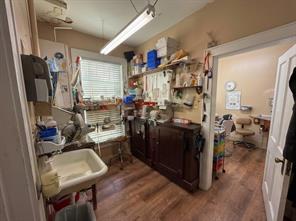 215 N Austin Street - Photo 18