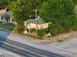 215 N Austin Street - Photo 2