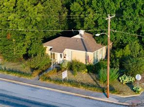 215 N Austin Street - Photo 3