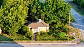 215 N Austin Street - Photo 4