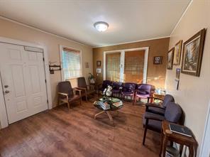 215 N Austin Street - Photo 8
