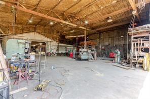 4687 E Highway 82 - Photo 29