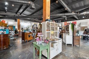 503 E Commerce Street - Photo 4