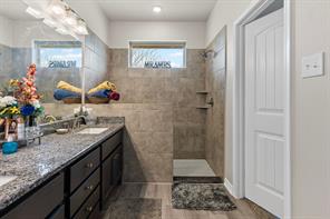 9427 FM 35 - Photo 17