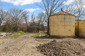 9427 FM 35 - Photo 3