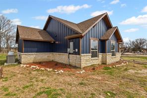 9427 FM 35 - Photo 5