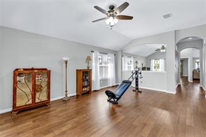 1065 Springhill Drive - Photo 4